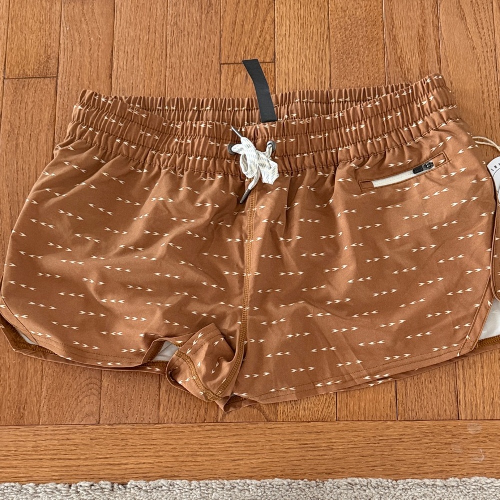 Vuori Women's Tan Printed Active Shorts with Drawstring New with tags